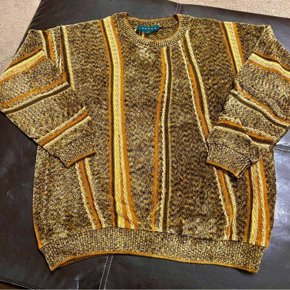 Vintage Tundra Canada mens sweater.  EUC
Soft and warm!